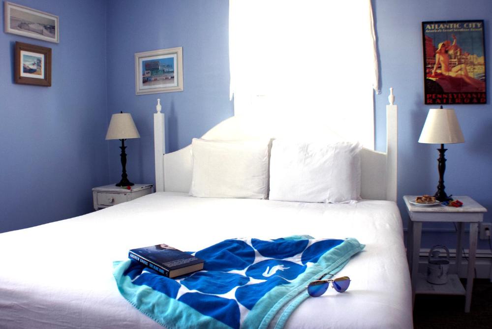Superior King Room interior